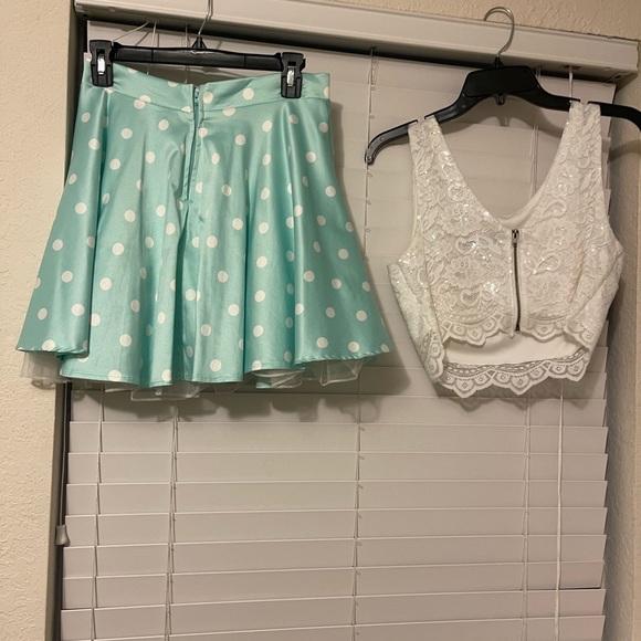 Cute summer two piece set - Picture 2 of 2